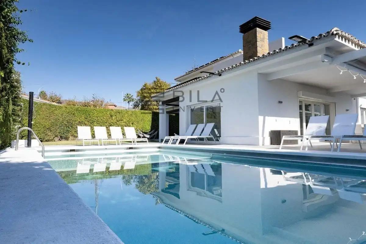 Villa con piscina in vendita a Guadalmemdina