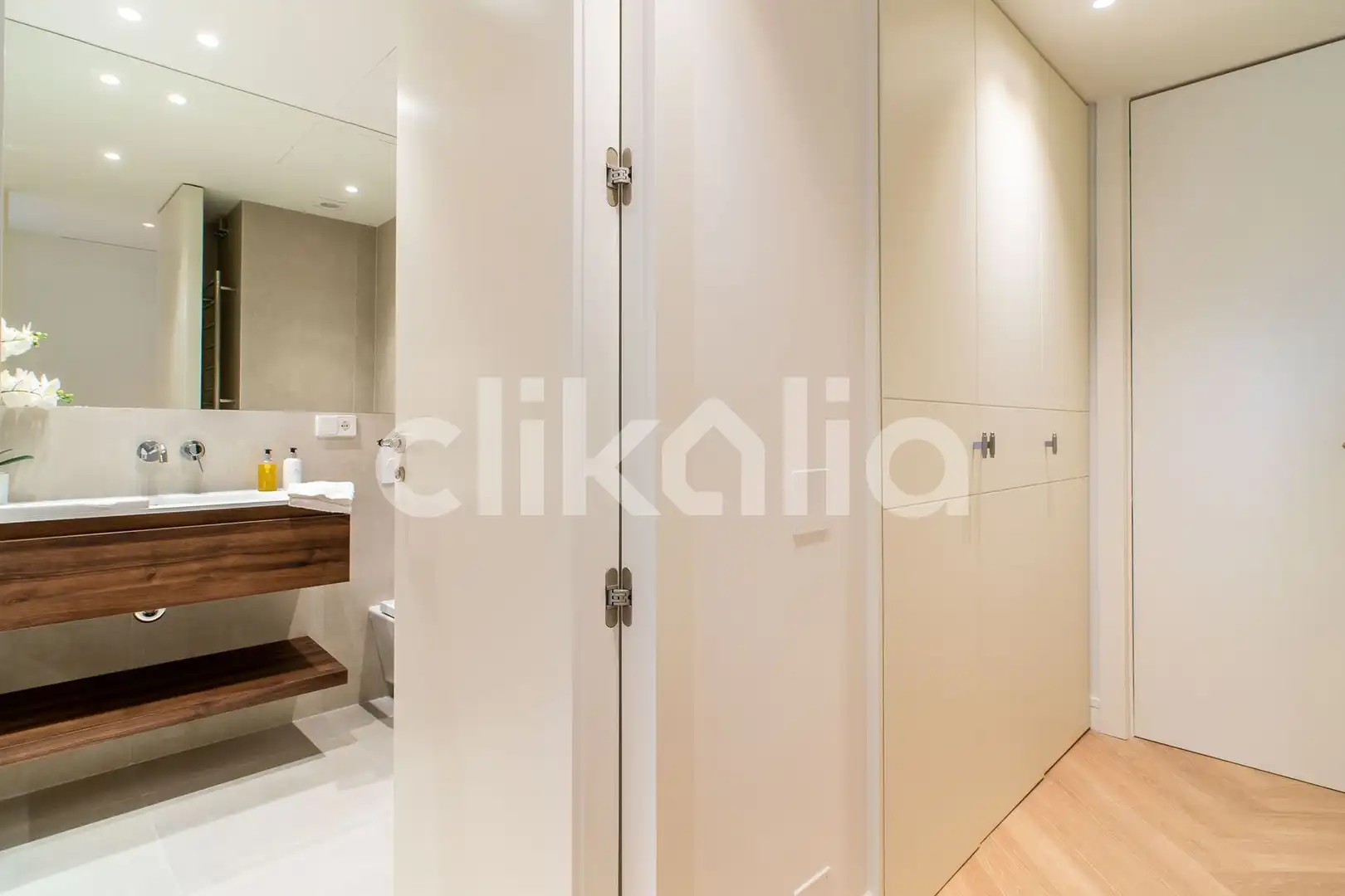 Baño de Piso en venta en Madrid con Aire acondicionado, Calefacción y Terraza