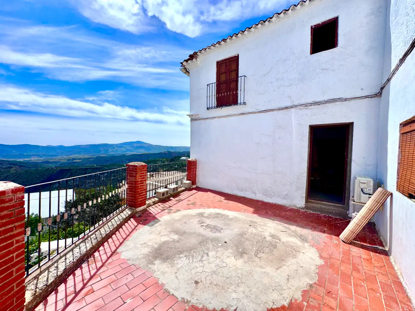 Vista exterior de Casa o xalet en venda en Válor amb Aire condicionat, Calefacció i Terrassa
