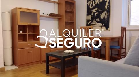 Foto 3 de Piso de alquiler en Apostol Santiago, Ventas,  Madrid Capital