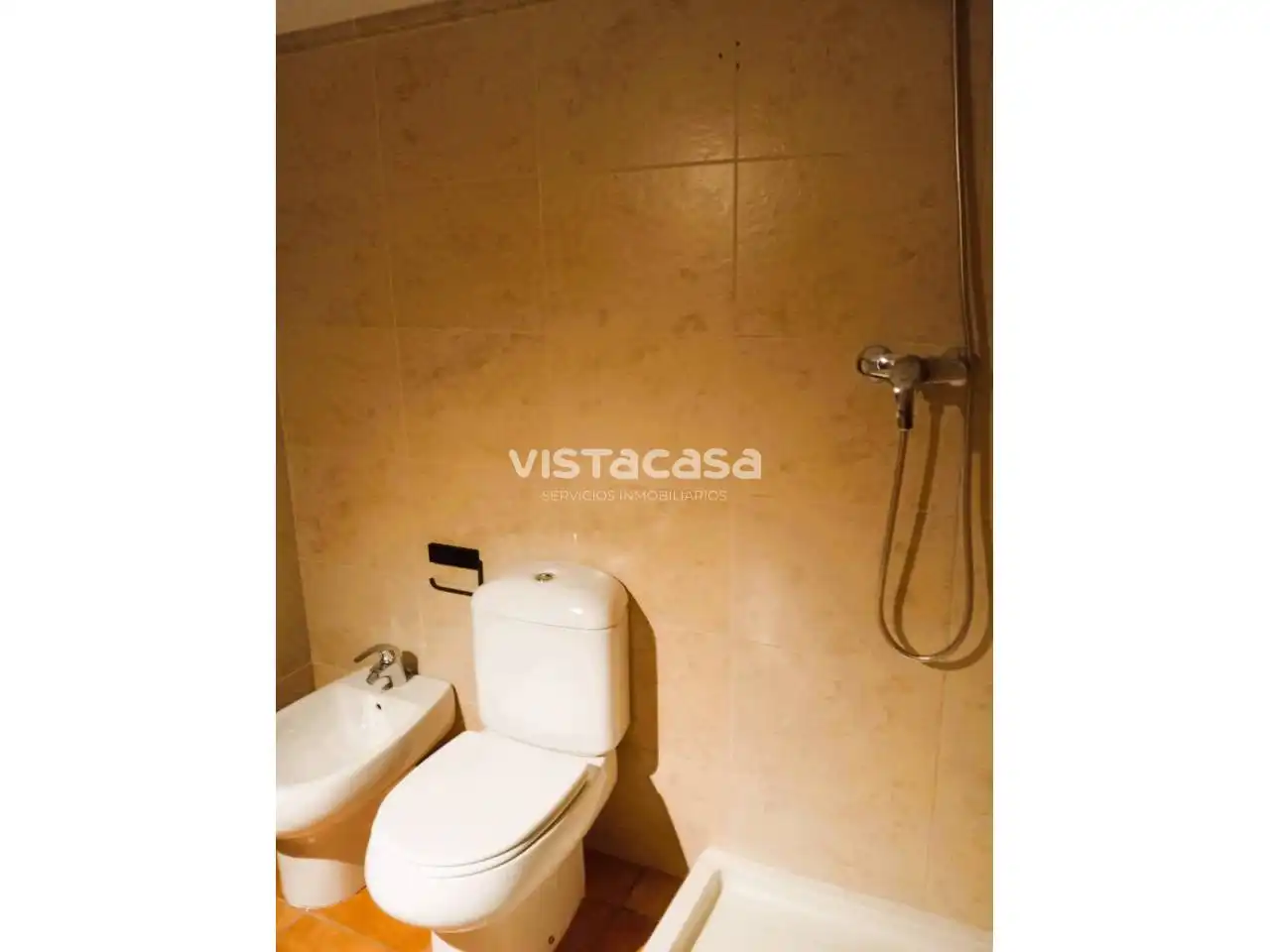 Baño de Casa adosada de alquiler en Mairena del Alcor con Aire acondicionado, Calefacción y Terraza