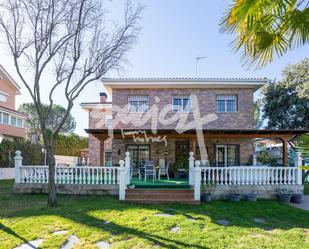 Exterior view of House or chalet for sale in Las Rozas de Madrid  with Air Conditioner, Heating and Private garden