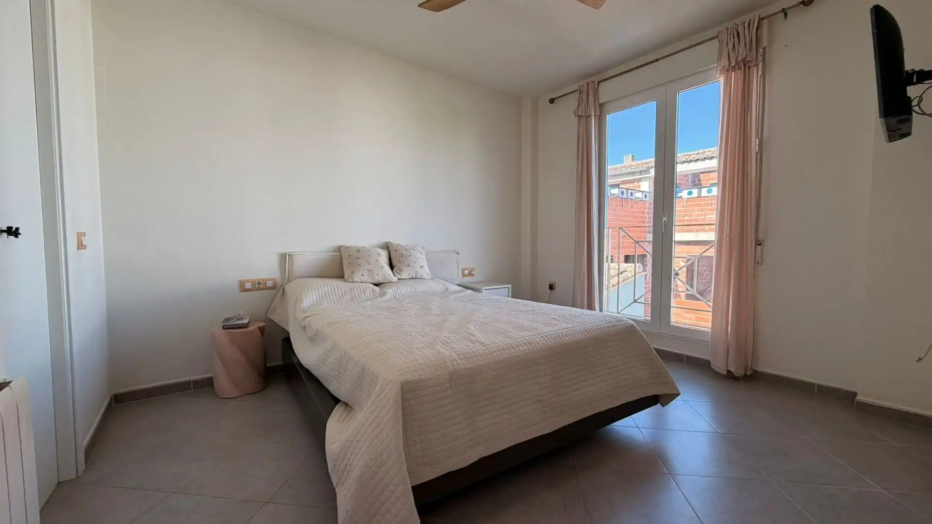 Schlafzimmer von Einfamilien-Reihenhaus zum Verkauf in Villanueva de Castellón mit Klimaanlage und Abstellraum