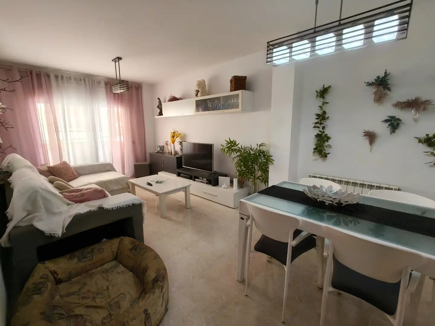 Sala de estar de Piso en venta en Calella con Aire acondicionado, Calefacción y Horno