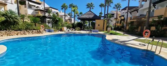 Piscina de Piso de alquiler en Marbella con Aire acondicionado, Terraza y Amueblado