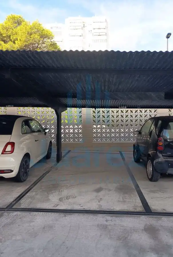 Parkplatz von Wohnung zur Miete in Alicante / Alacant mit Klimaanlage, Terrasse und Möbliert
