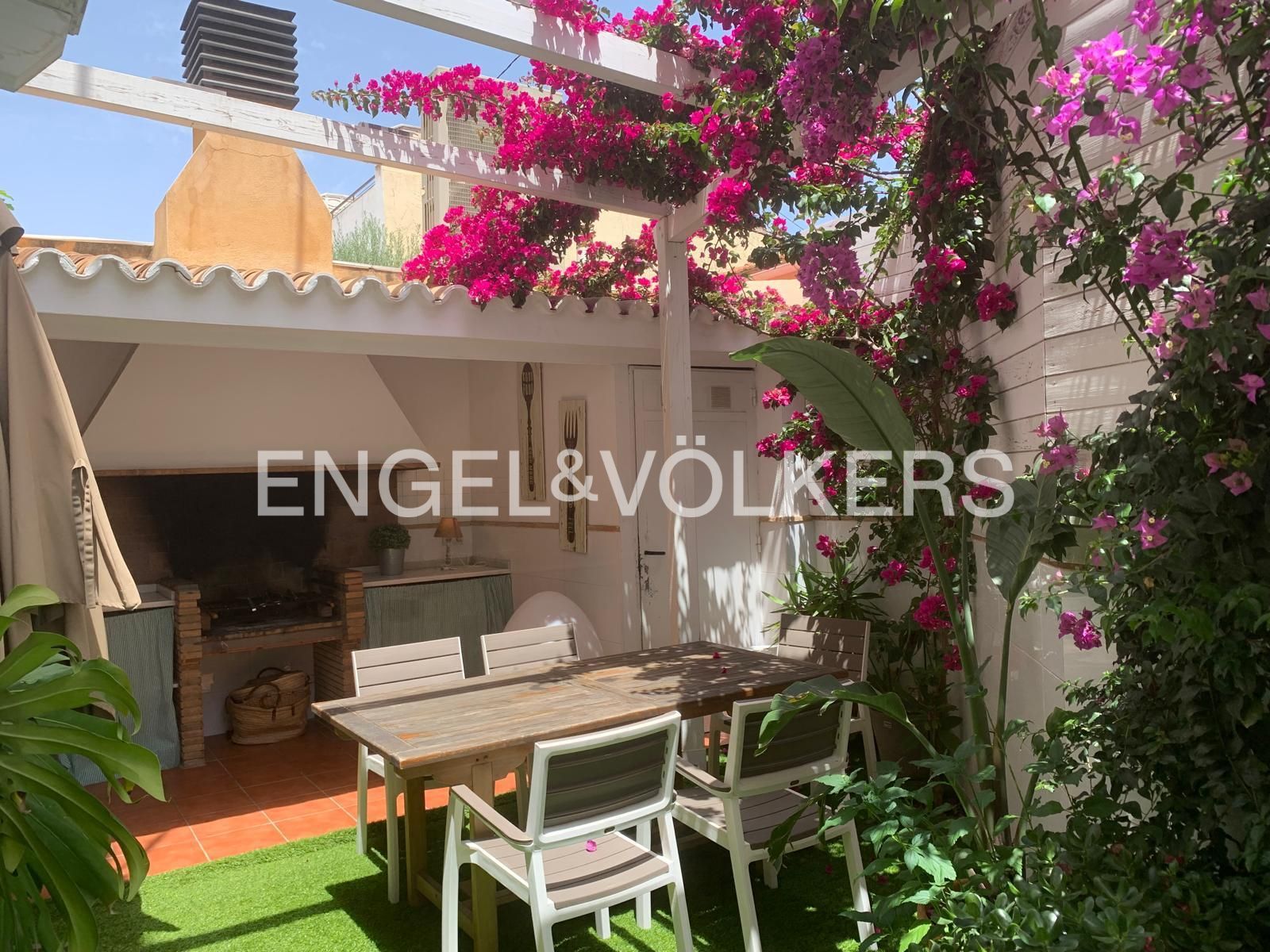 Exterior view of Flat for sale in  Valencia Capital  with Air Conditioner, Heating and Terrace