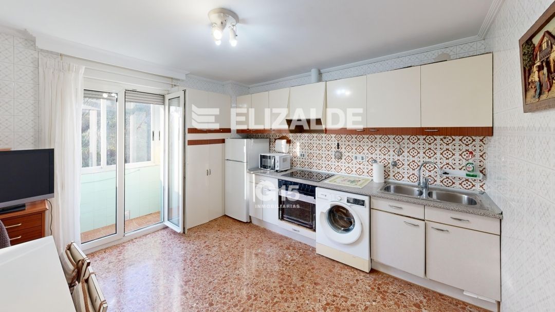 Kitchen of Flat for sale in Donostia - San Sebastián   with Balcony