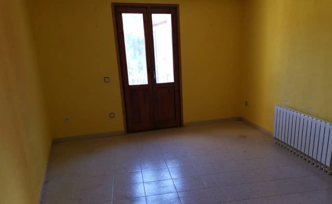 Houses for sale in Ctra Ag Monclus , La Fueva