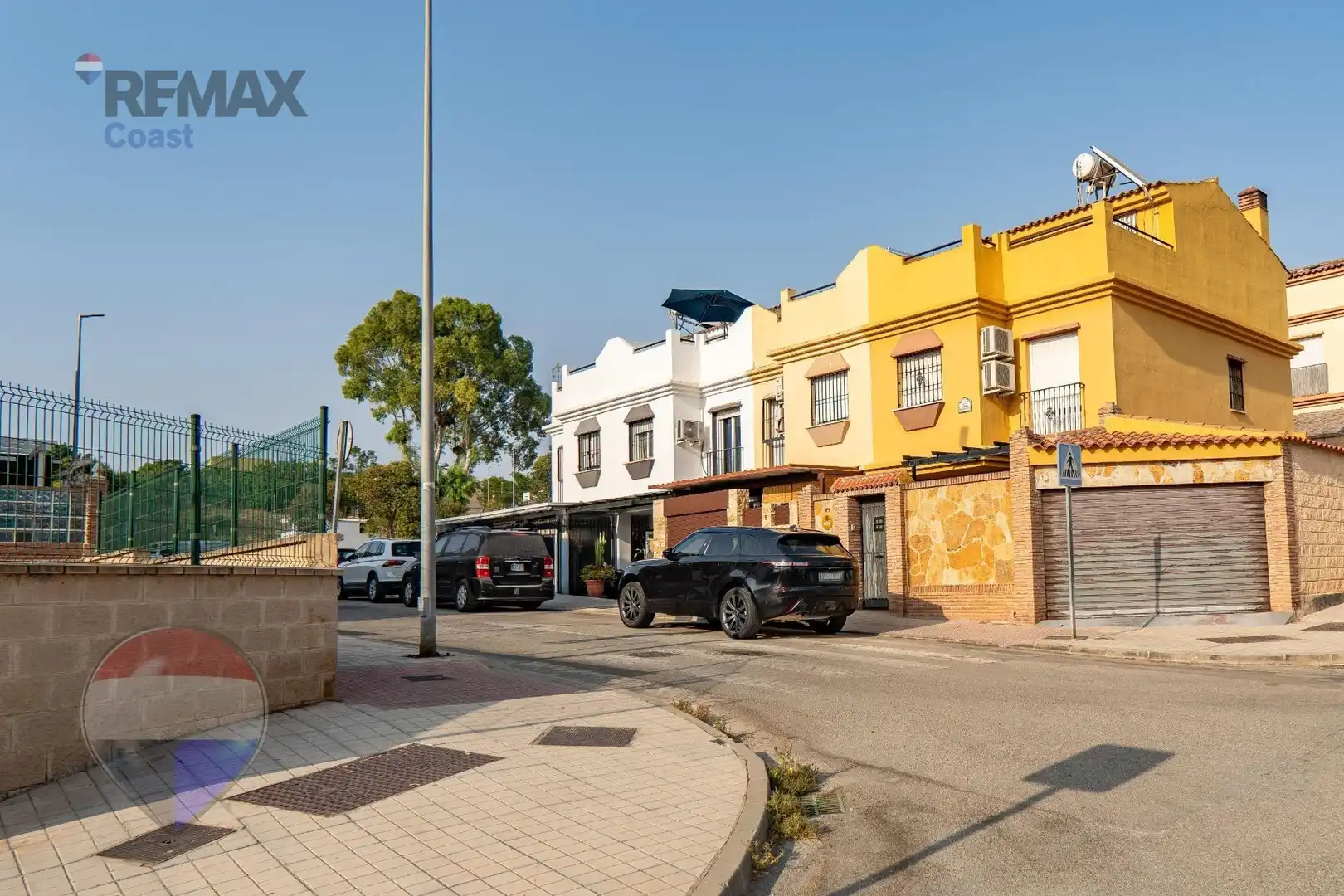 Vista exterior de Casa adosada en venda en Cártama amb Piscina comunitària