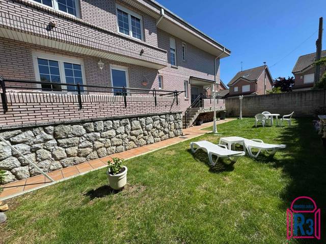 Casa adosada en Venta en Villaquilambre