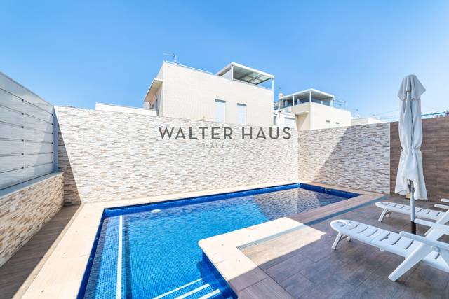 Casa adosada en Venta en Calle César Manrique en Soto del Henares