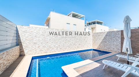 Foto 3 de Casa adosada en venda a Calle César Manrique, Soto del Henares, Madrid