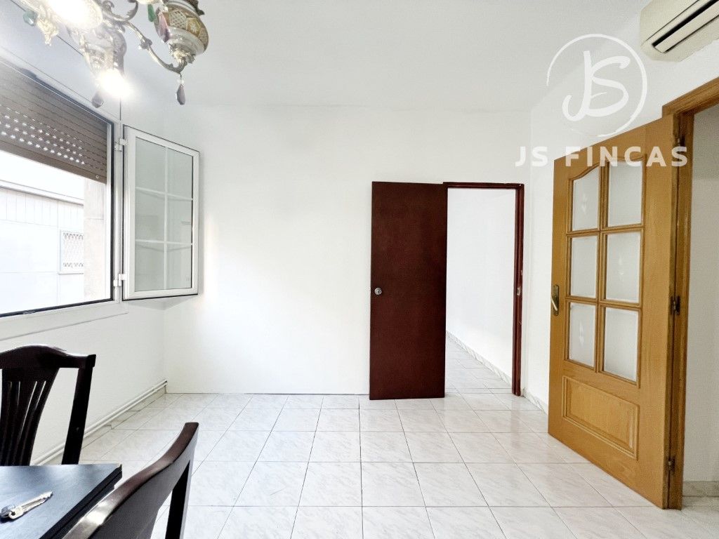 Flat for sale in Calle Llobregat Del, 54, Collblanc