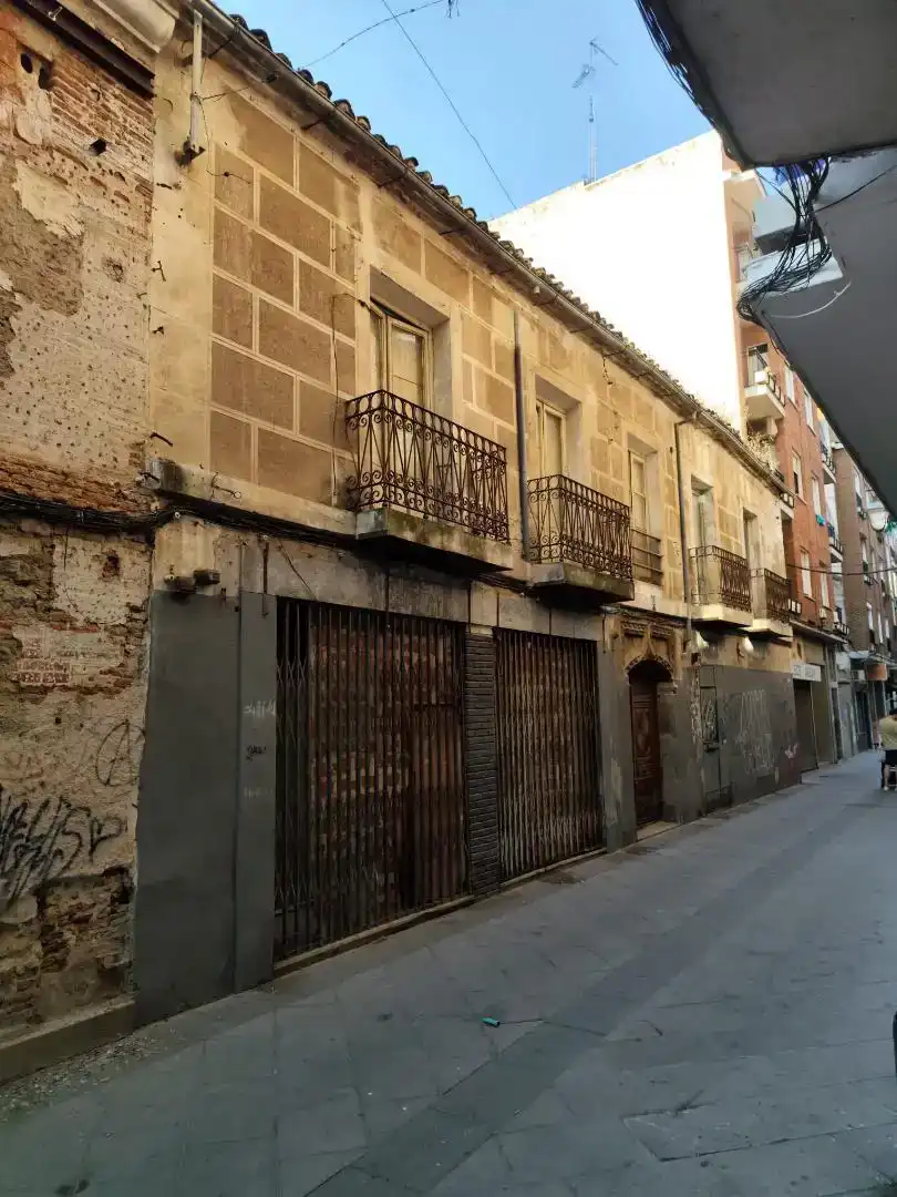 Vista exterior de Casa o xalet en venda en Talavera de la Reina amb Balcó