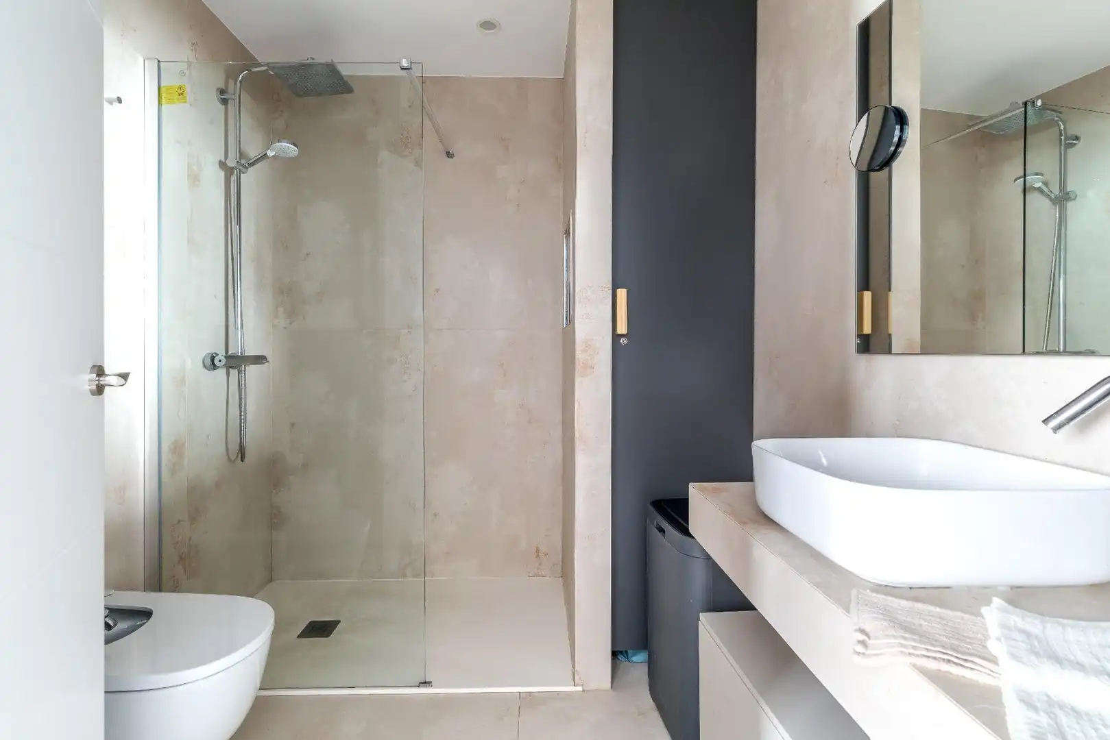 Baño de Piso en venta en Madrid con Aire acondicionado, Calefacción y Amueblado
