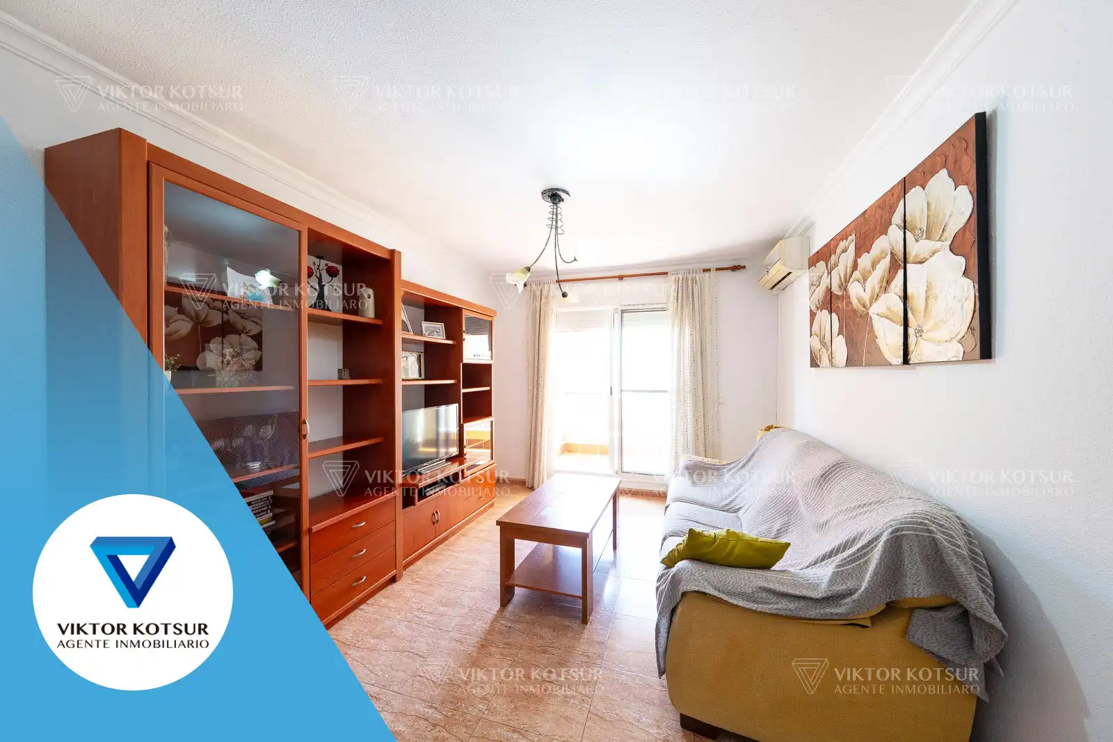 Sala de estar de Piso en venta en Roquetas de Mar con Aire acondicionado, Terraza y Amueblado