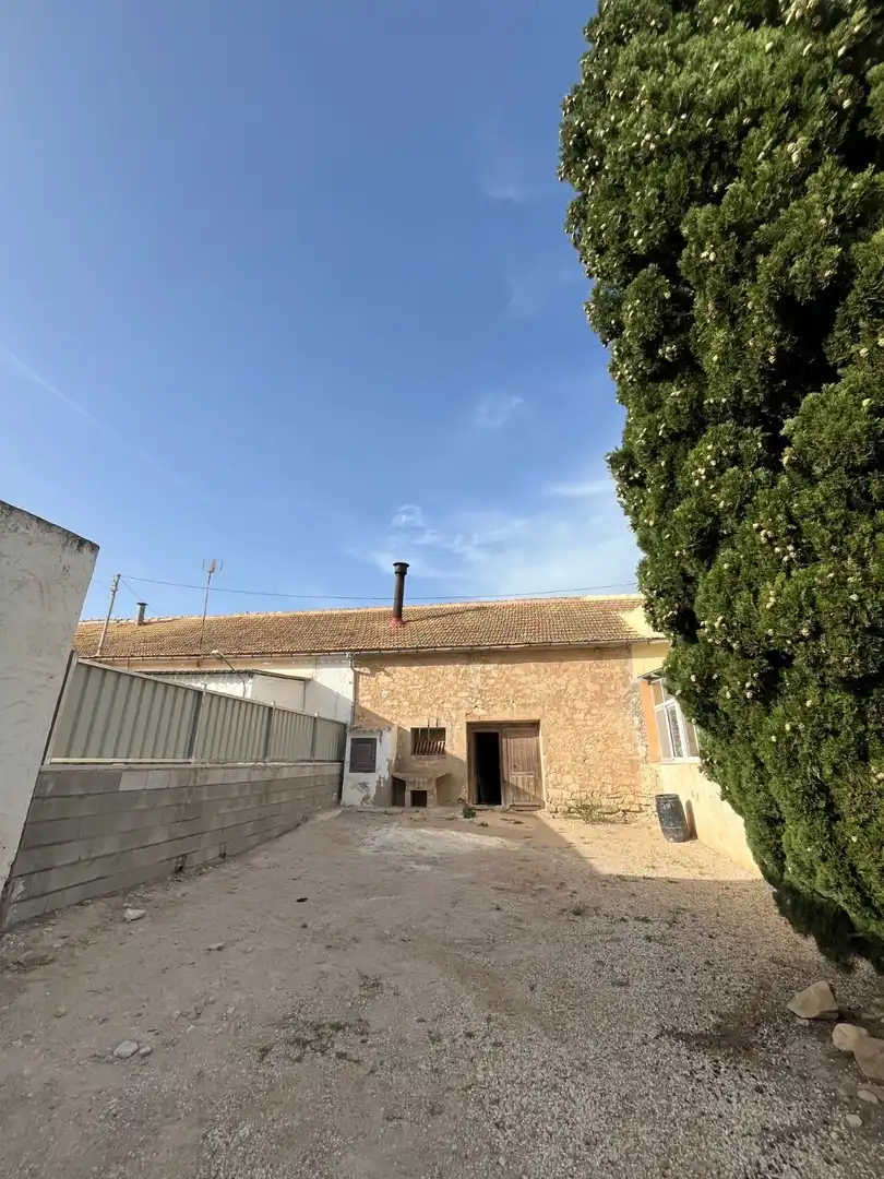 Vista exterior de Casa o xalet en venda en Monóvar  / Monòver amb Jardí privat