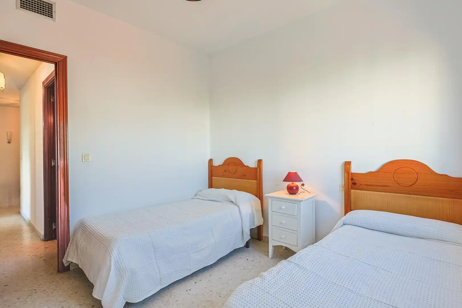 Bedroom of Flat for sale in Sevilla  with Air Conditioner and Furnished
