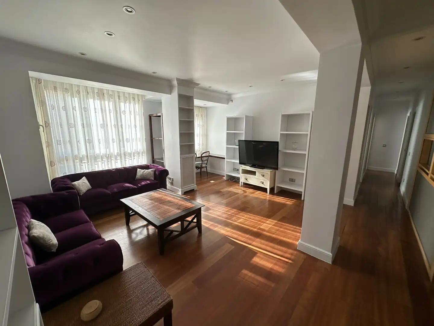 Living room of Flat for rent in Madrid  with Air Conditioner, Heating and Parquet flooring