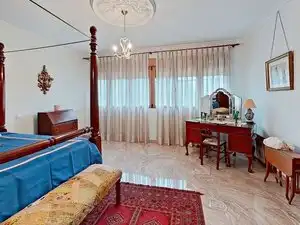 Bedroom of Houses for sale in El Escorial  with Heating, Private garden and Parquet flooring