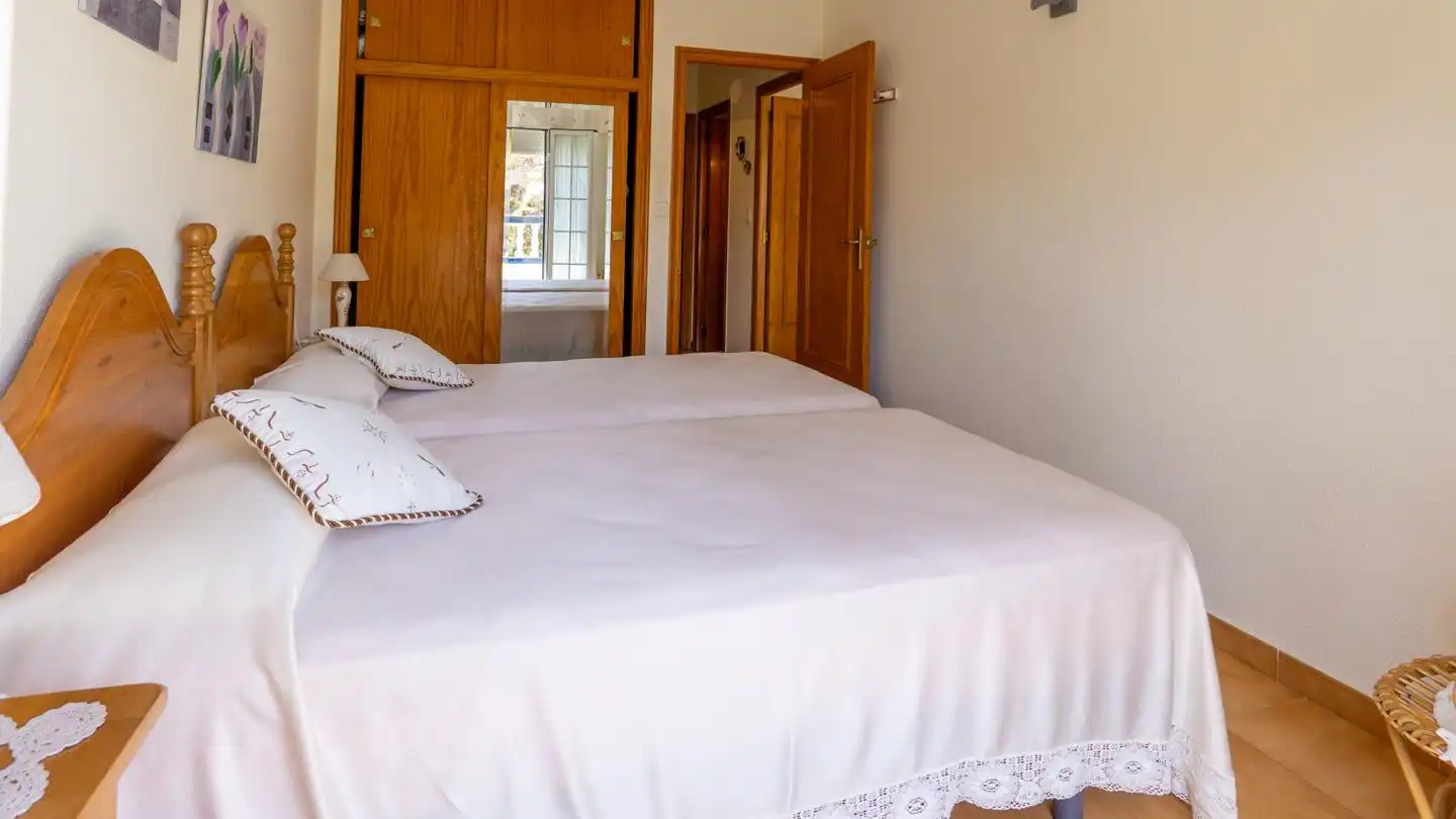Habitación de Casa adosada en venta en Santa Pola con Terraza, Piscina y Amueblado