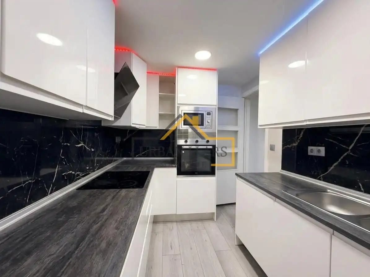 Cocina de Piso en venta en Mataró con Aire acondicionado y Balcón
