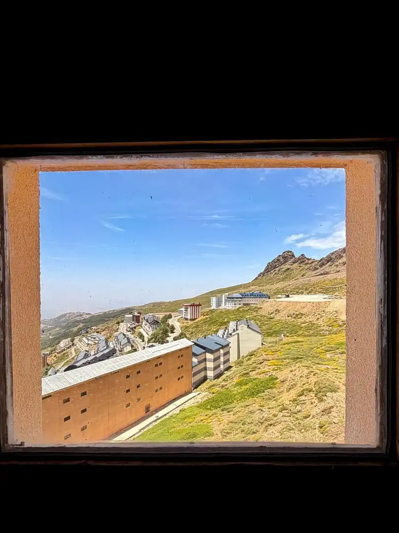 Vista exterior de Àtic en venda en Sierra Nevada amb Calefacció i Moblat