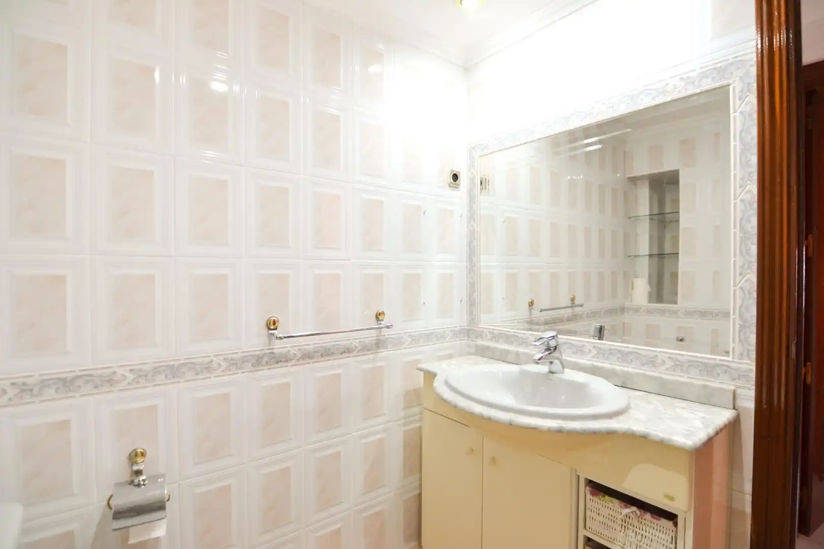 Baño de Piso en venta en Navalcarnero con Aire acondicionado, Calefacción y Terraza