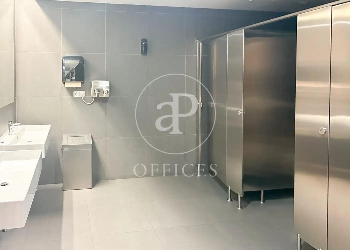 Office for rent in Madrid  with Air Conditioner and Heating