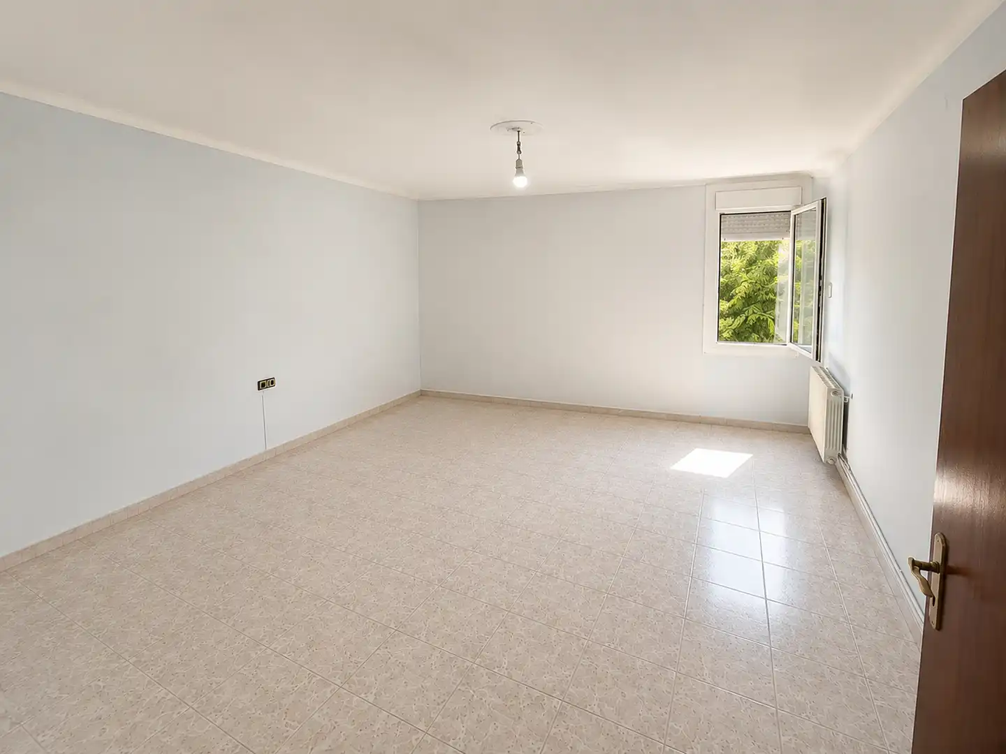 Sala d'estar de Pis en venda en Santa Coloma de Gramenet amb Aire condicionat, Calefacció i Balcó