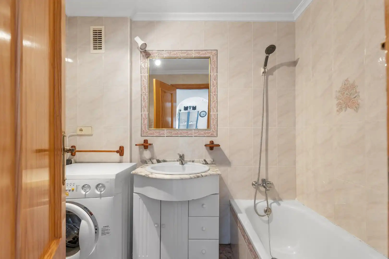 Baño de Ático en venta en Guardamar del Segura con Aire acondicionado, Terraza y Piscina