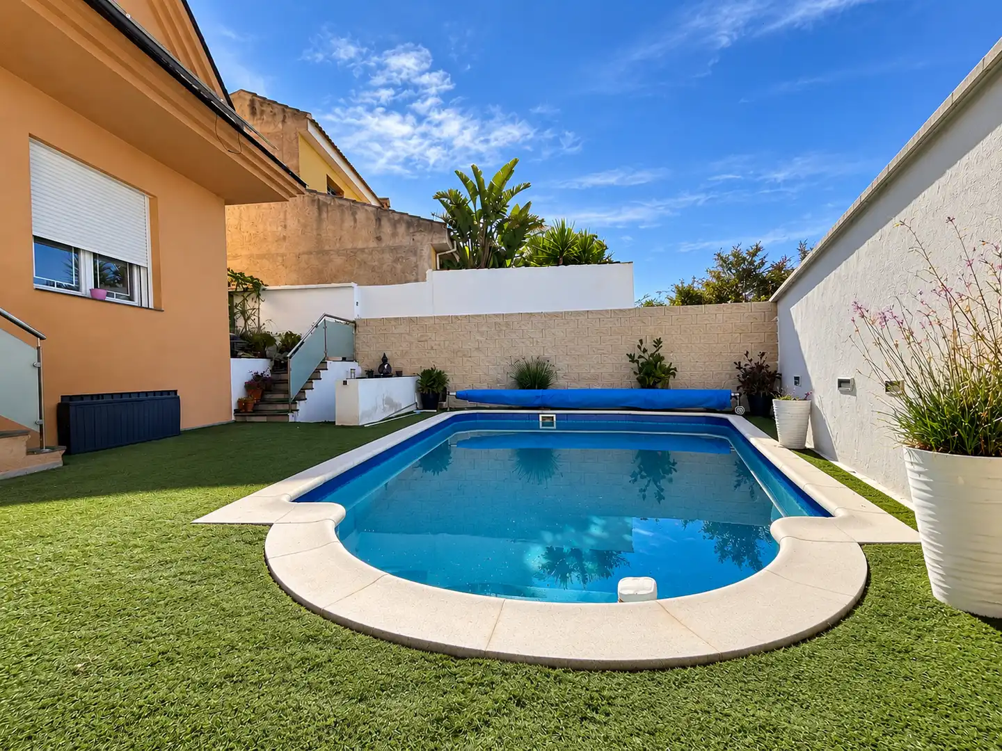 Swimming pool of Detached homes for sale in Dúrcal, Granada