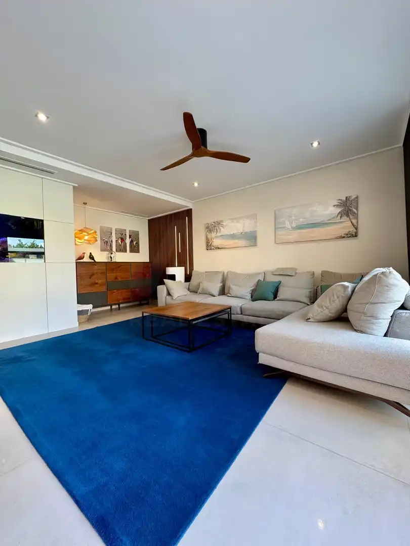 Sala de estar de Casa adosada en venta en El Campello con Aire acondicionado, Calefacción y Terraza