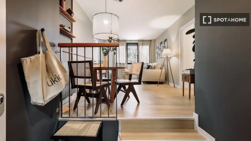 Dining room of Flat for rent in Barcelona  with Air Conditioner, Heating and Furnished