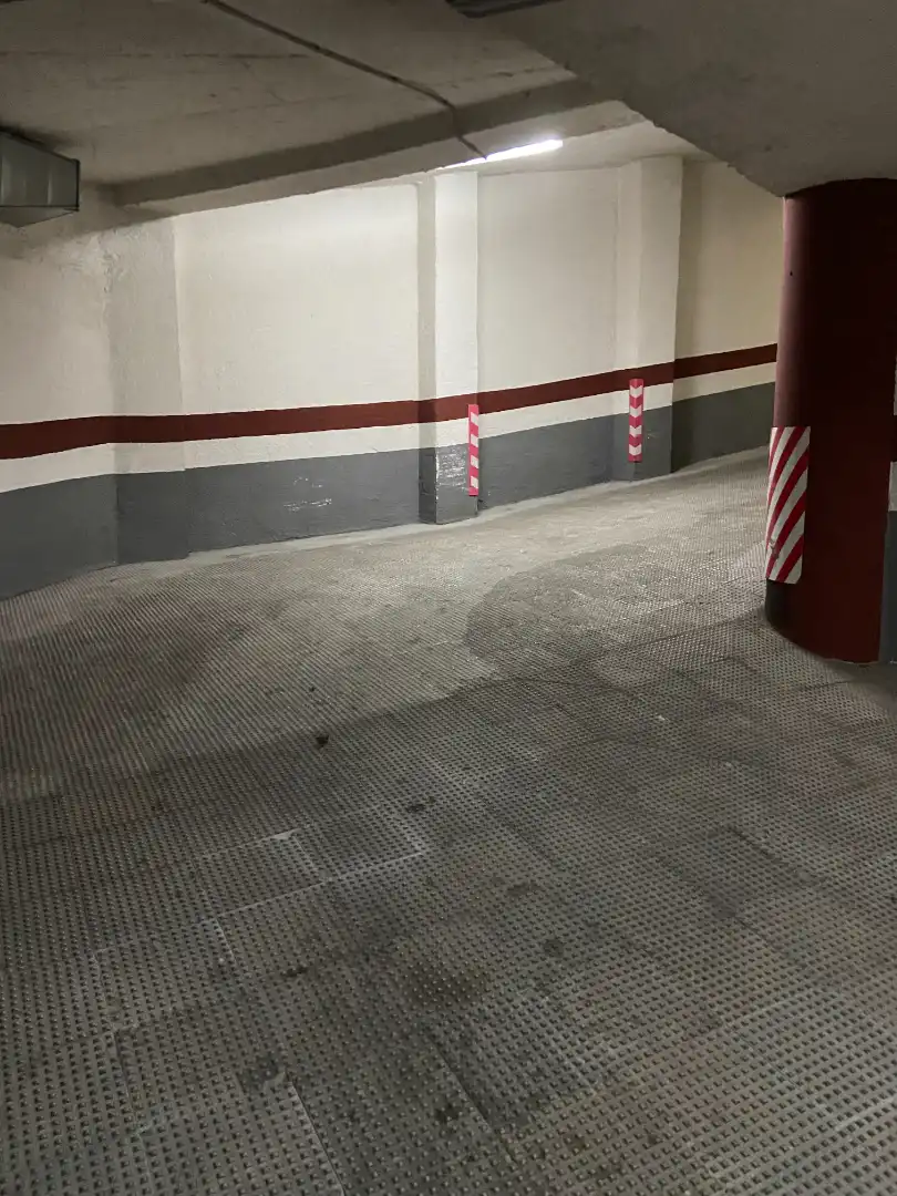 Parking de Piso de alquiler en Málaga con Aire acondicionado, Terraza y Trastero