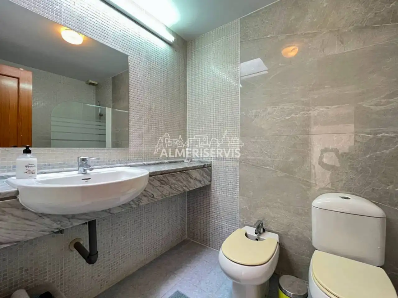 Baño de Casa adosada en venta en El Ejido con Aire acondicionado, Terraza y Amueblado