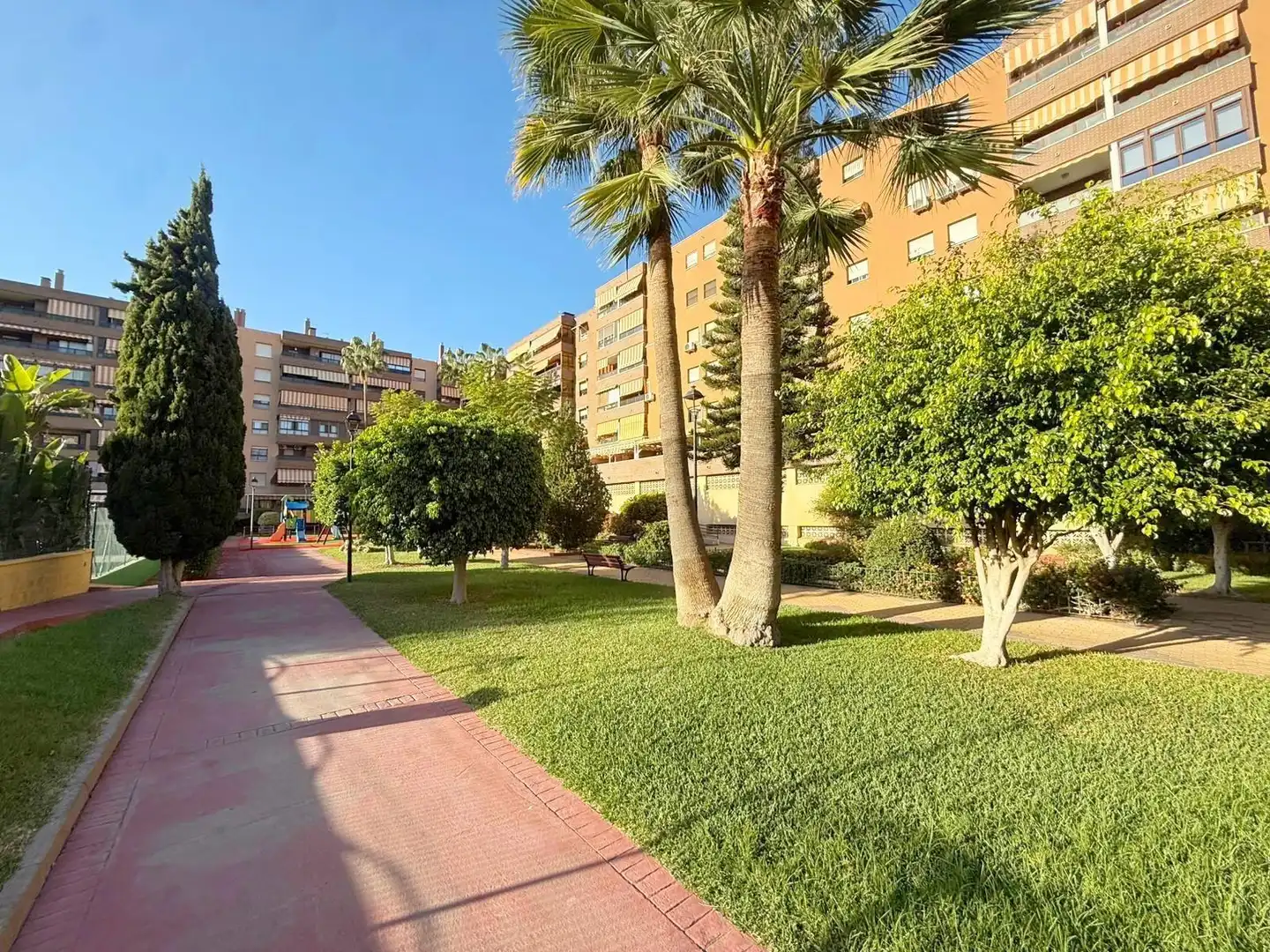 Vista exterior de Pis en venda en Málaga amb Aire condicionat, Calefacció i Jardí privat