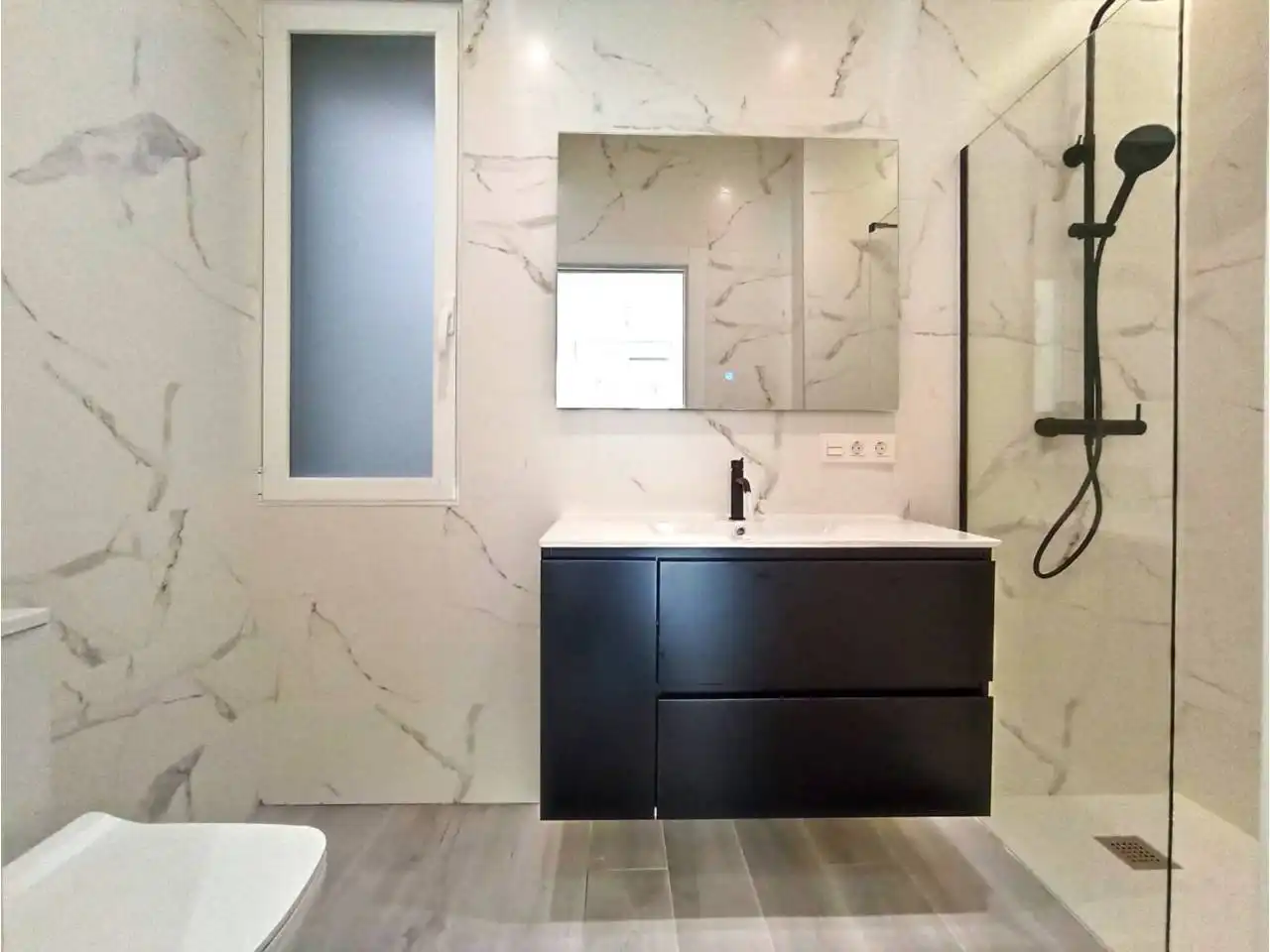 Baño de Piso en venta en Burgos con Calefacción, Amueblado y Alarma