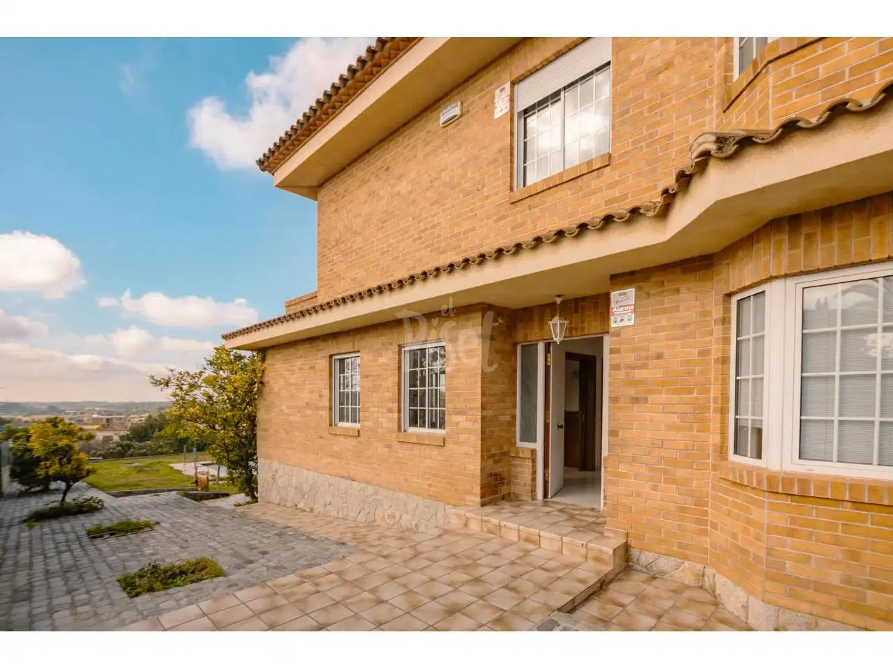 Vista exterior de Casa o xalet en venda en La Secuita amb Calefacció, Jardí privat i Terrassa