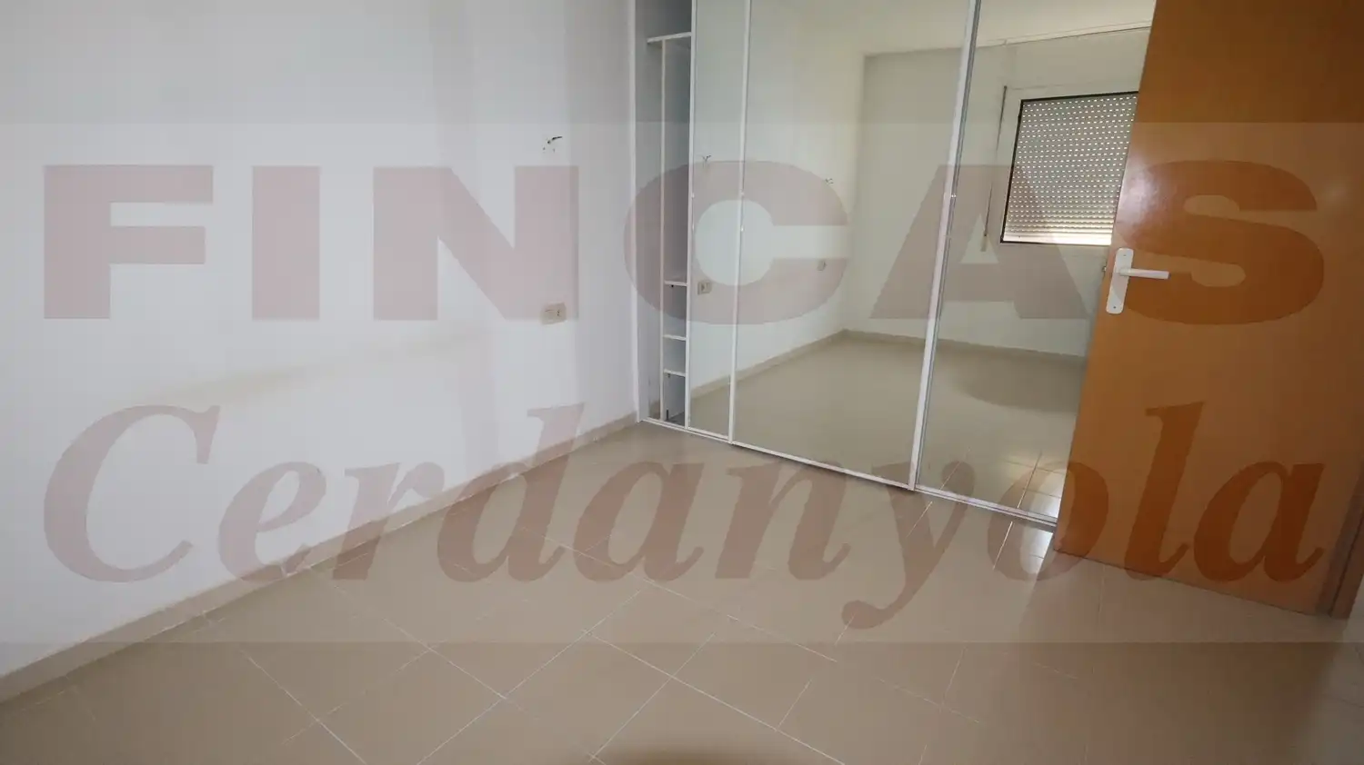 Bedroom of Flat for sale in Serraparera