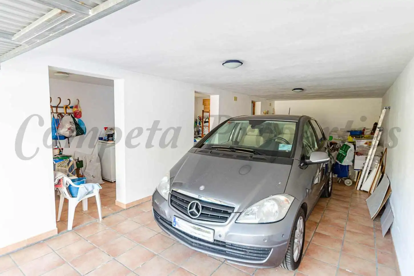Aparcament de Casa o xalet en venda en Canillas de Albaida amb Jardí privat, Terrassa i Traster