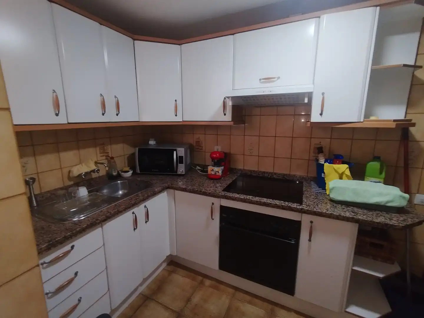 Küche von Wohnung zum Verkauf in Sevilla mit Klimaanlage, Terrasse und Möbliert