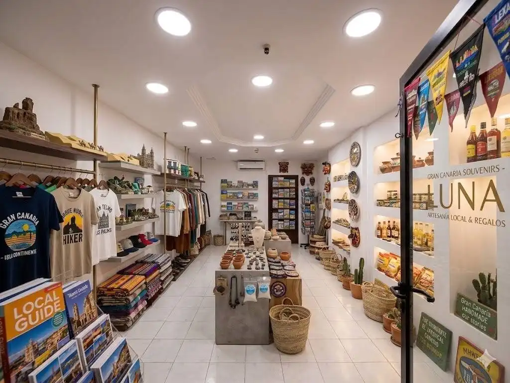 Commercial properties for sale in San Bartolomé de Tirajana  with Air Conditioner