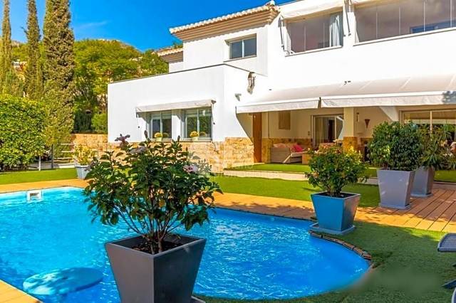 Casa-chalet en Venta en Pinares de San Antón