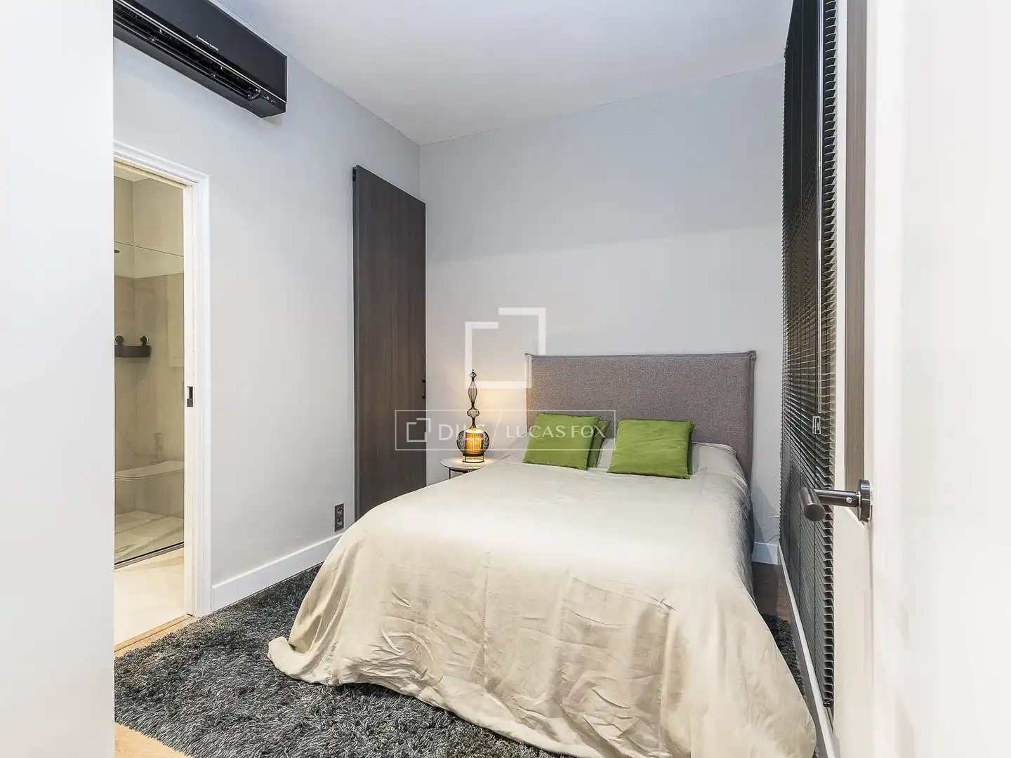 Bedroom of Flat for sale in Barcelona  with Air Conditioner, Heating and Terrace