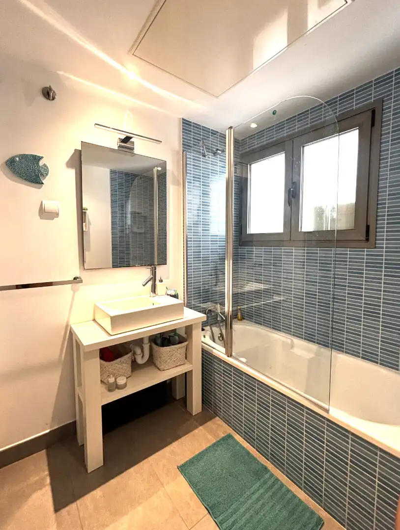 Badezimmer von Wohnung zur Miete in Sant Josep de sa Talaia mit Klimaanlage, Heizung und Privatgarten