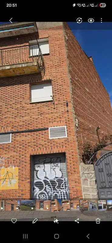 Vista exterior de Piso en venta en Navaluenga con Calefacción