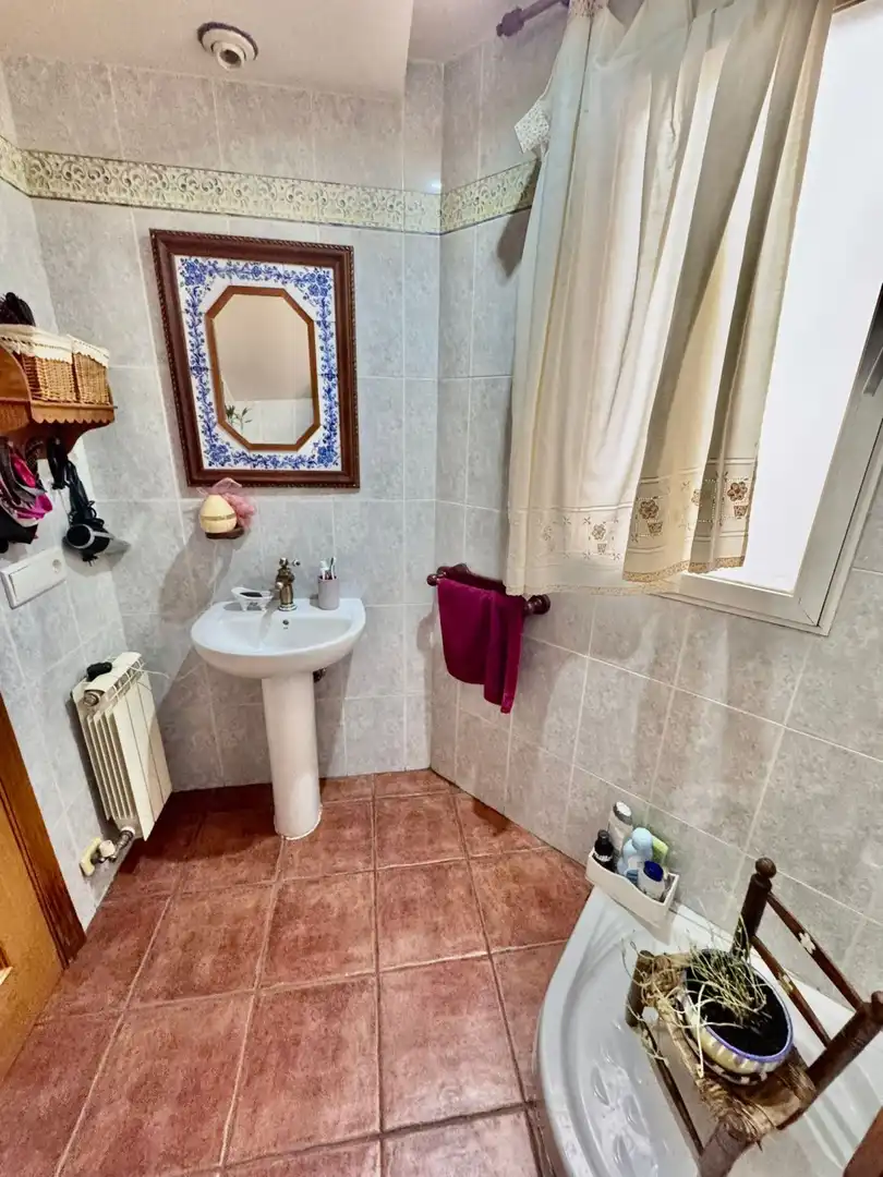 Bathroom of Detached homes for sale in Valdepeñas  with Air Conditioner and Heating