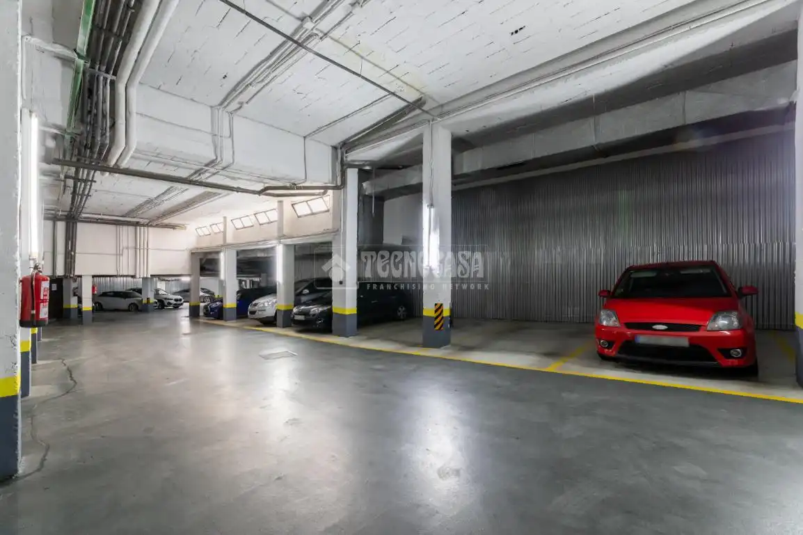 Parkplatz von Wohnung zum Verkauf in Las Rozas de Madrid mit Klimaanlage, Heizung und Terrasse